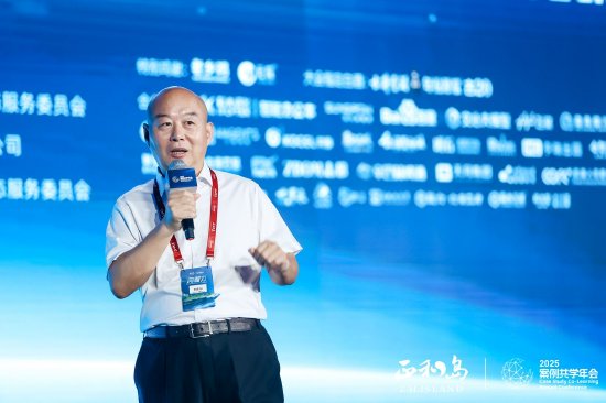 正中优配 正和岛刘东华：不要做任何一种“三季人”，活在当下要打开内心的能见度